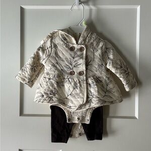 Carter’s Matching Set